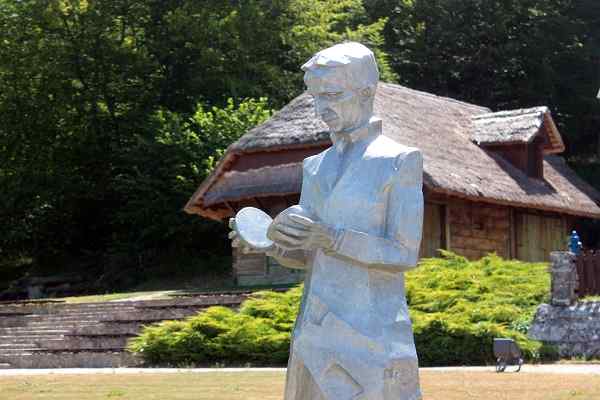 Nikola Tesla Emlékközpontja, Horvátország
